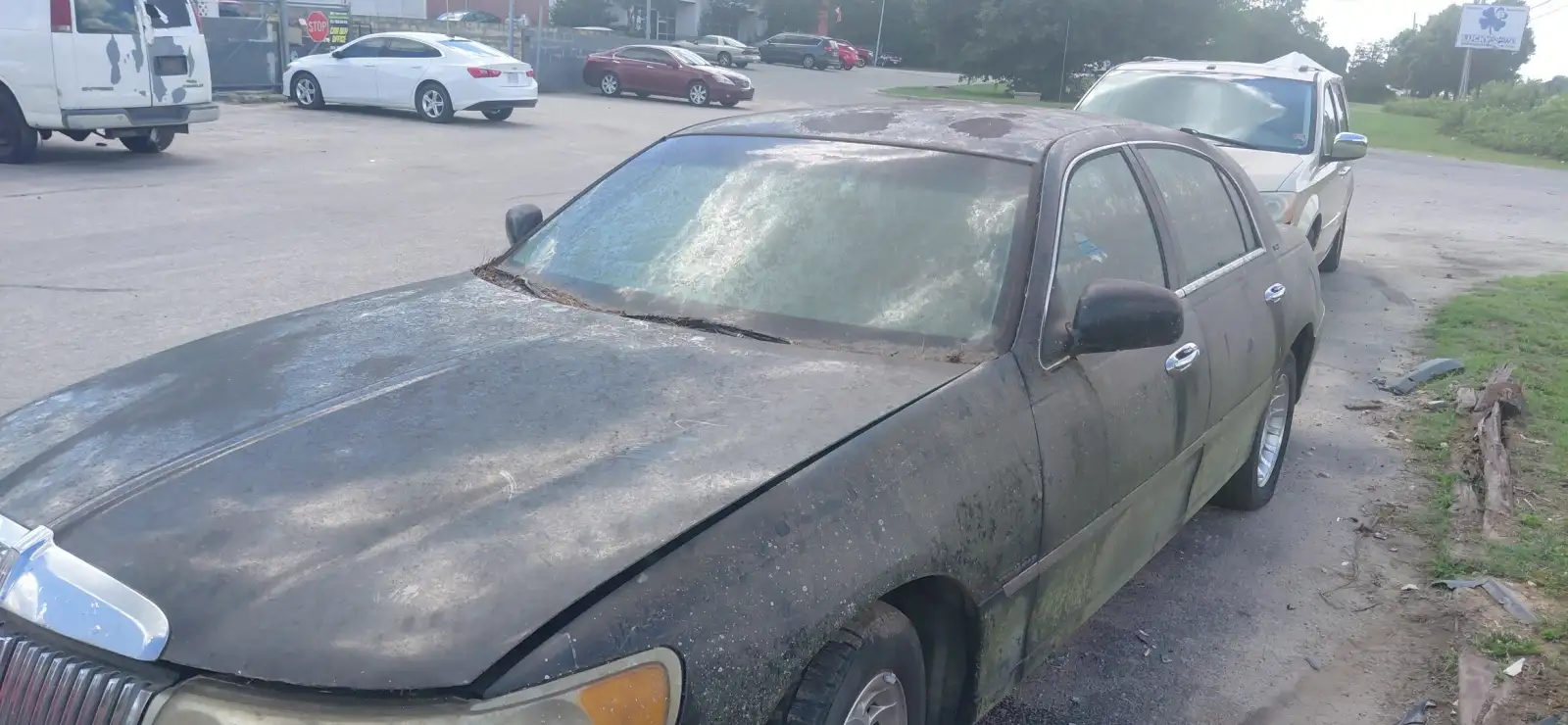Photo of 1999 Lincoln Town Car