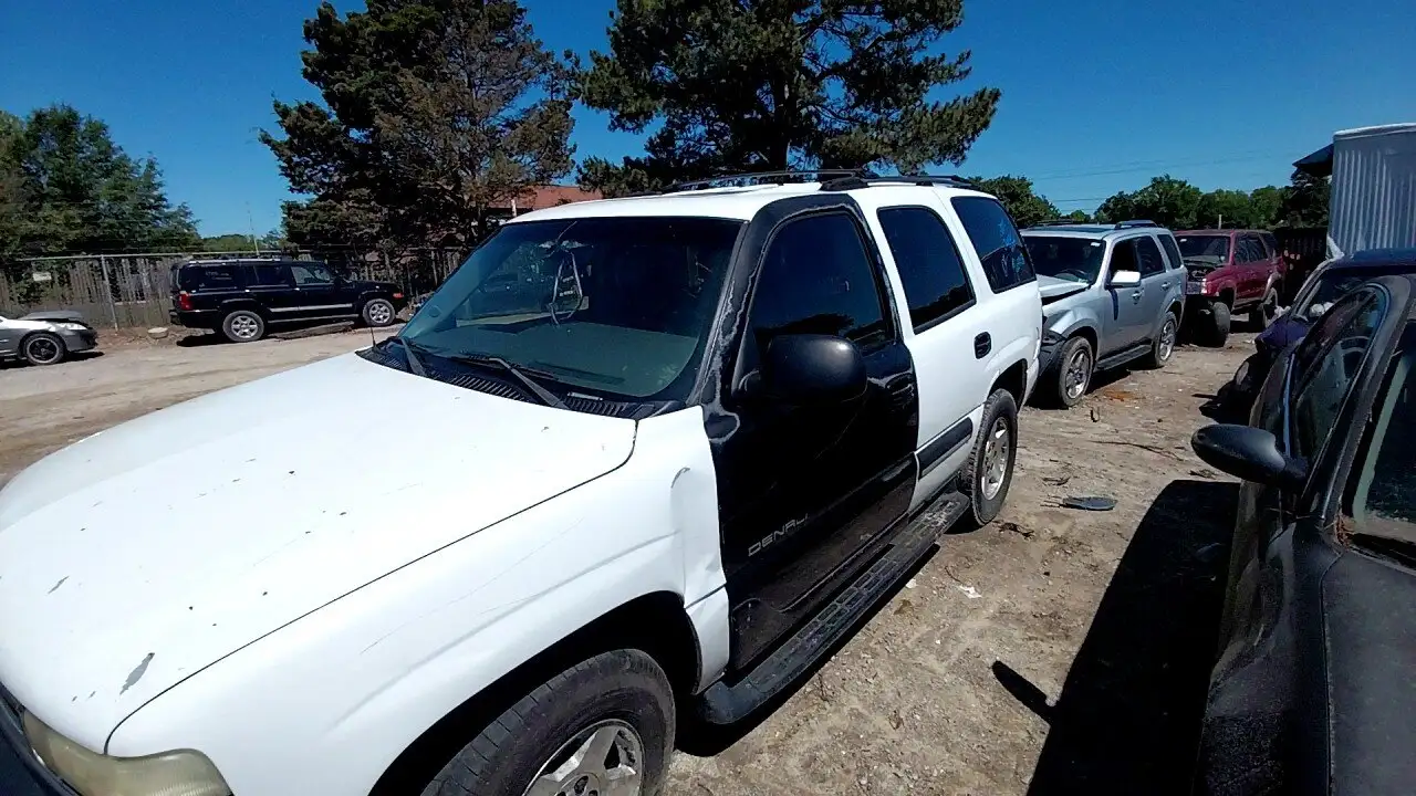 Photo of 2004 Chevrolet Tahoe