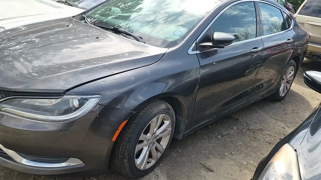 Photo of 2015 Chrysler 200