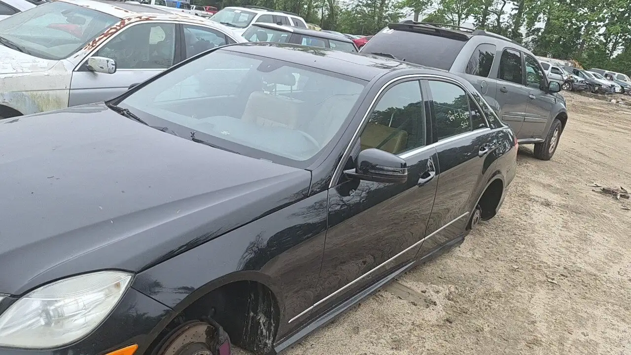 Photo of 2010 Mercedes-Benz E350
