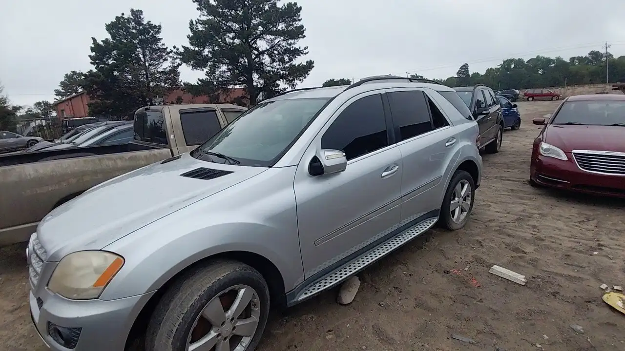 Photo of 2010 Mercedes-Benz Ml350