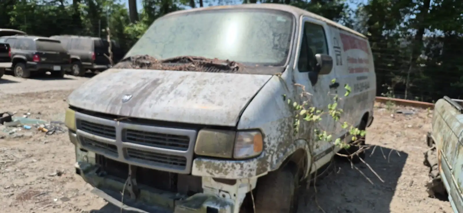 Photo of 1997 Dodge B1500