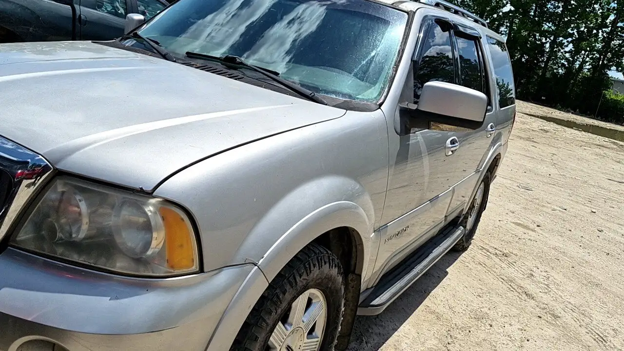 Photo of 2004 Lincoln Navigator