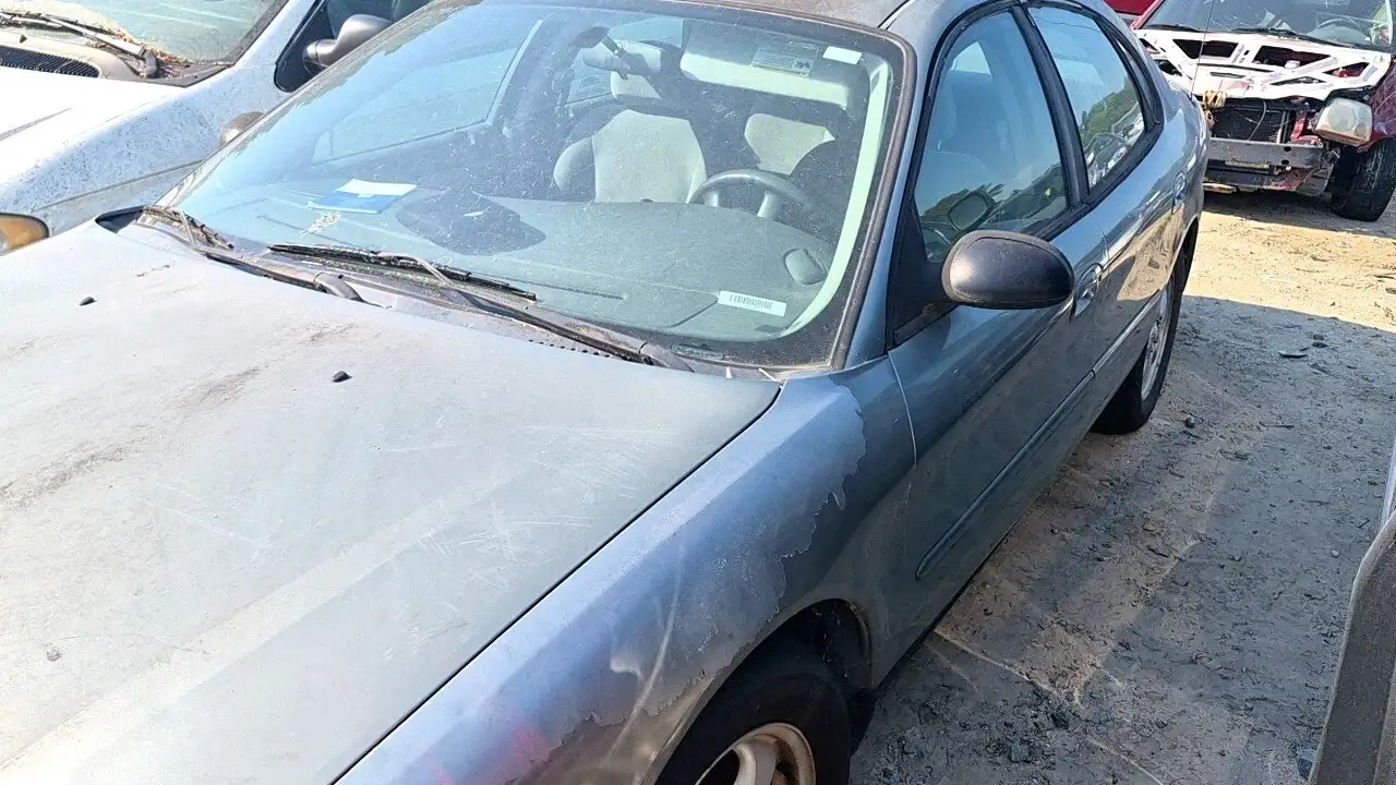 Photo of 2005 Ford Taurus