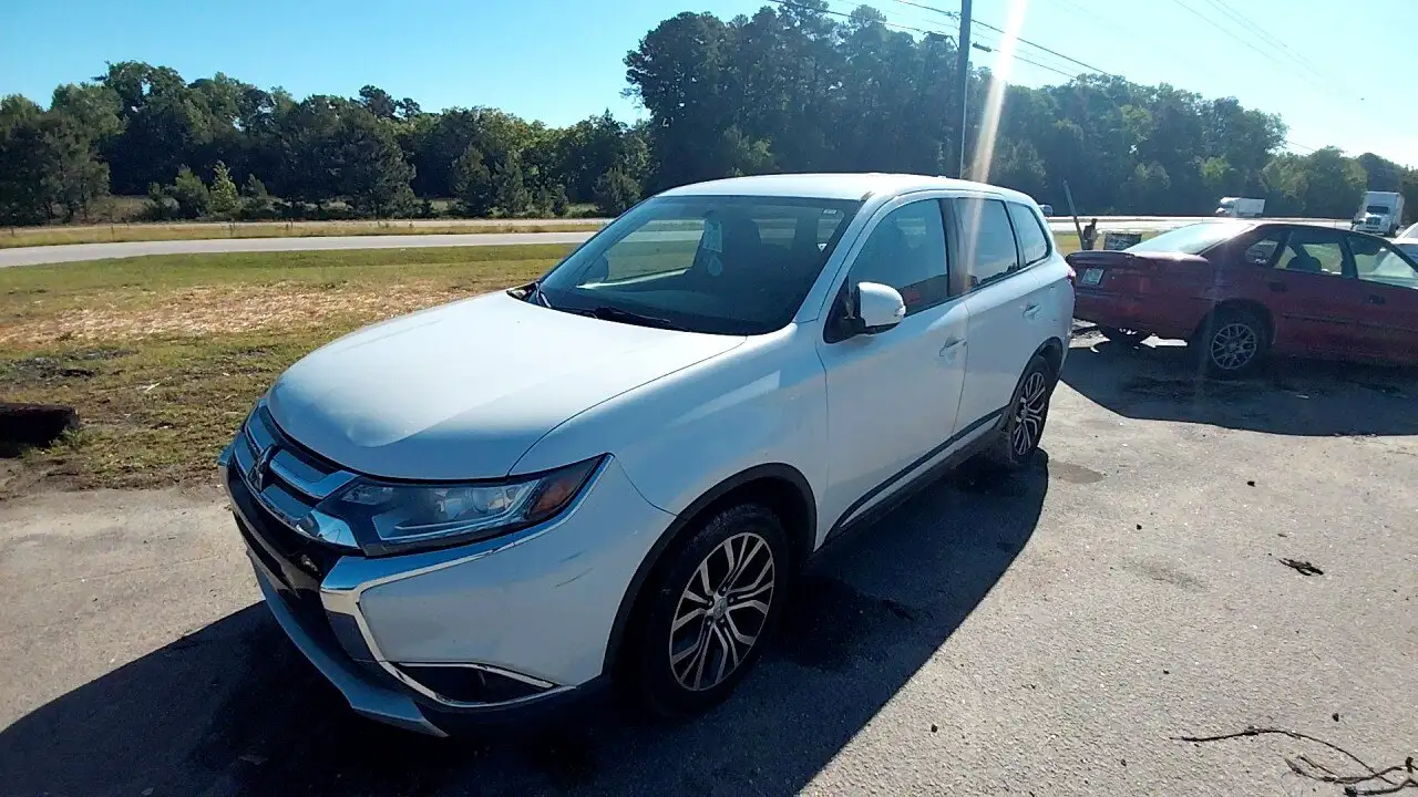 Photo of 2017 Mitsubishi Outlander