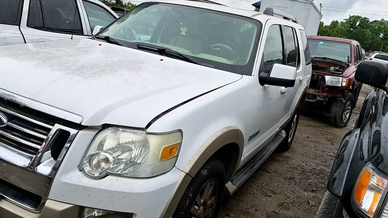 Photo of 2006 Ford Explorer