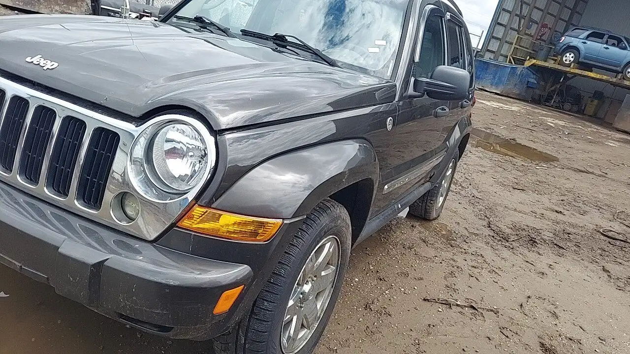 Photo of 2005 Jeep Liberty