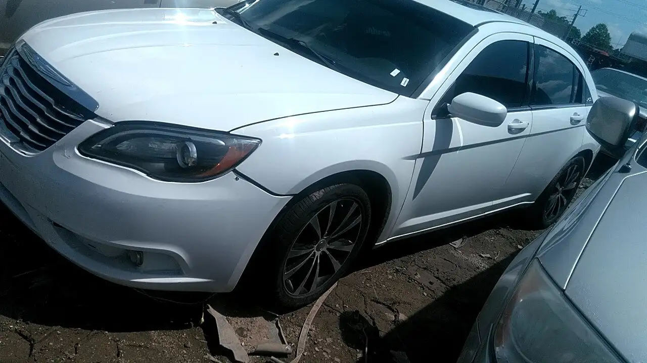 Photo of 2013 Chrysler 200
