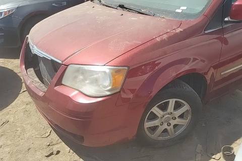 Photo of 2010 Chrysler Town & Country