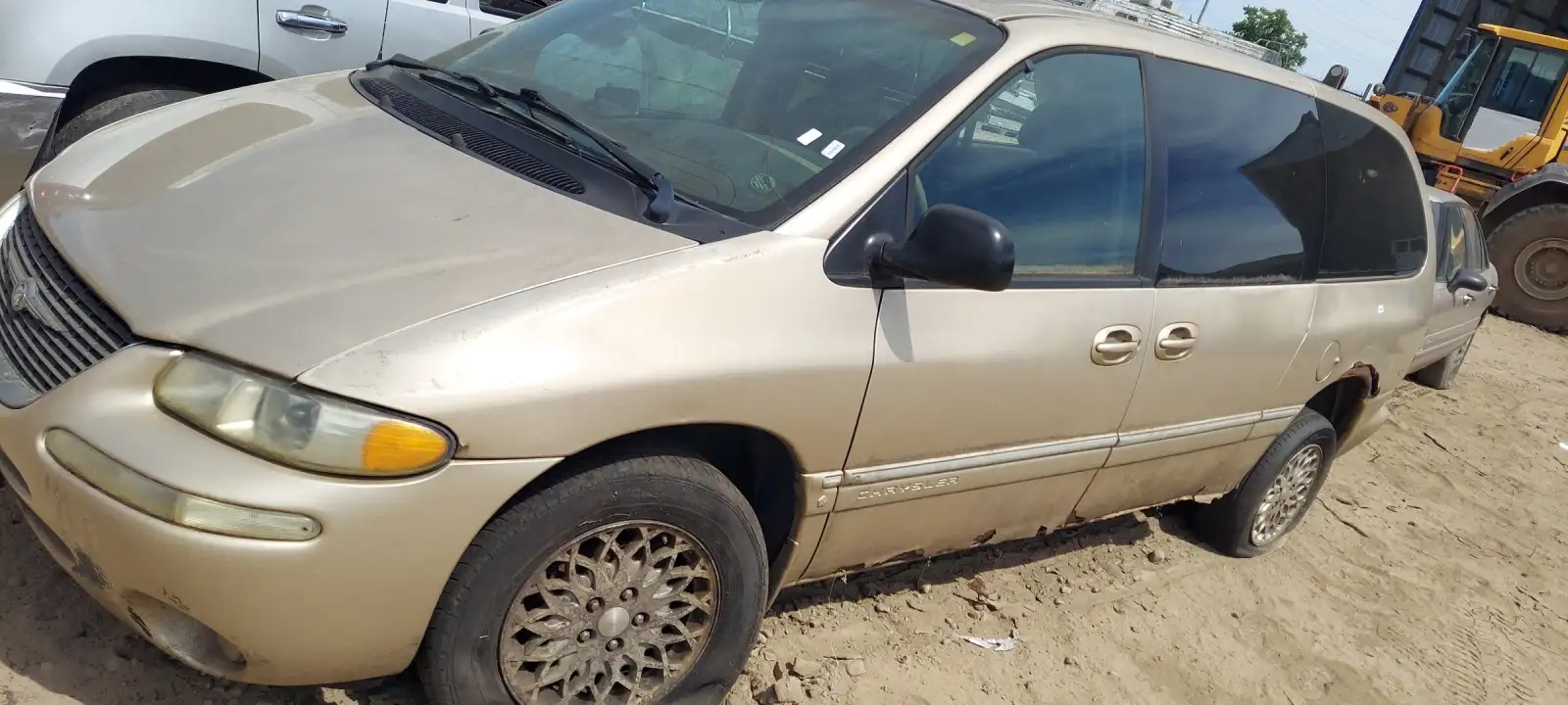 Photo of 1998 Chrysler Town & Country