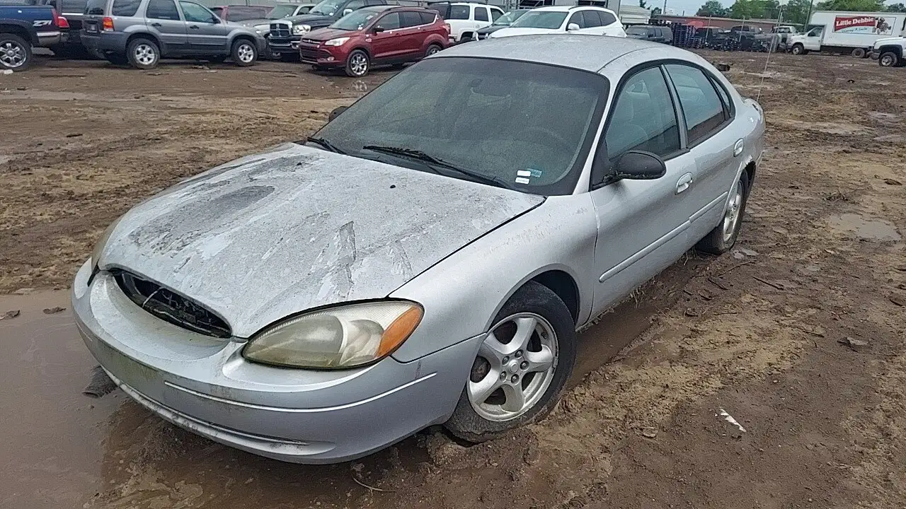 Photo of 2002 Ford Taurus