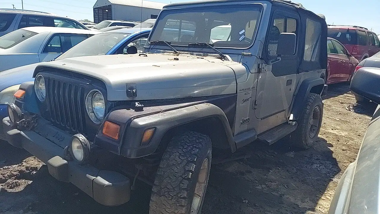 Photo of 2000 Jeep Wrangler