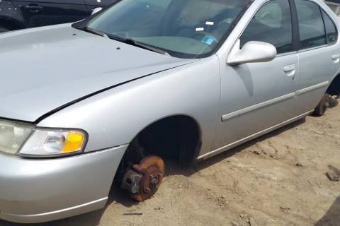 Photo of 1999 Nissan Altima