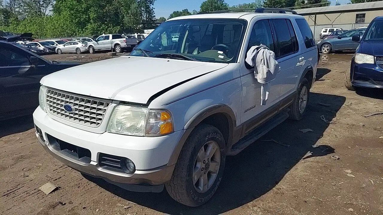 Photo of 2004 Ford Explorer