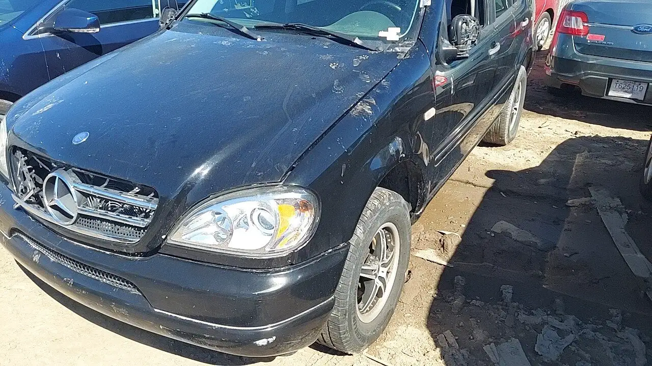 Photo of 2000 Mercedes-Benz Ml320