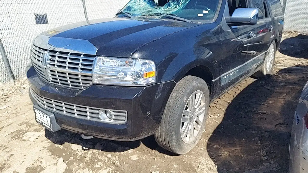 Photo of 2013 Lincoln Navigator