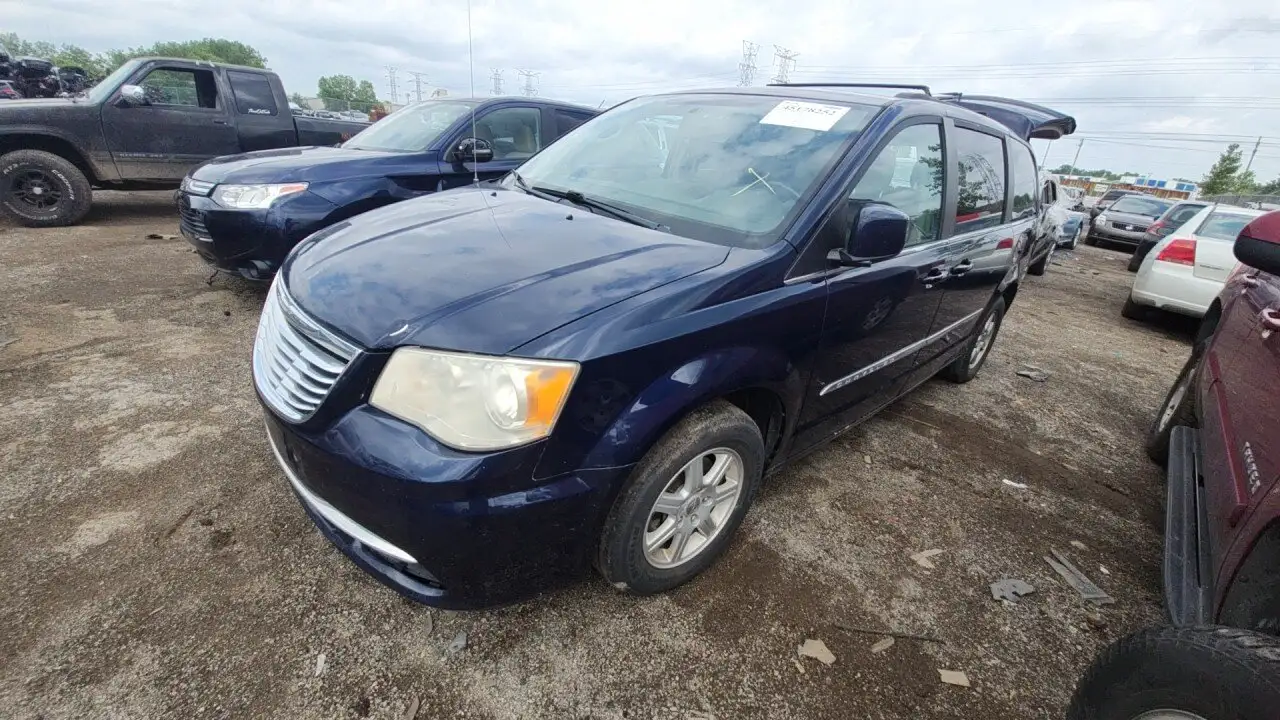 Photo of 2013 Chrysler Town & Country