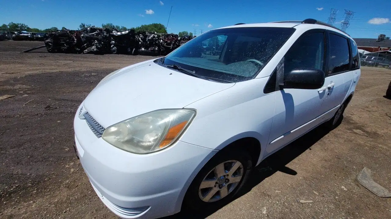 Photo of 2005 Toyota Sienna