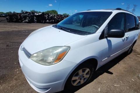 Photo of 2005 Toyota Sienna