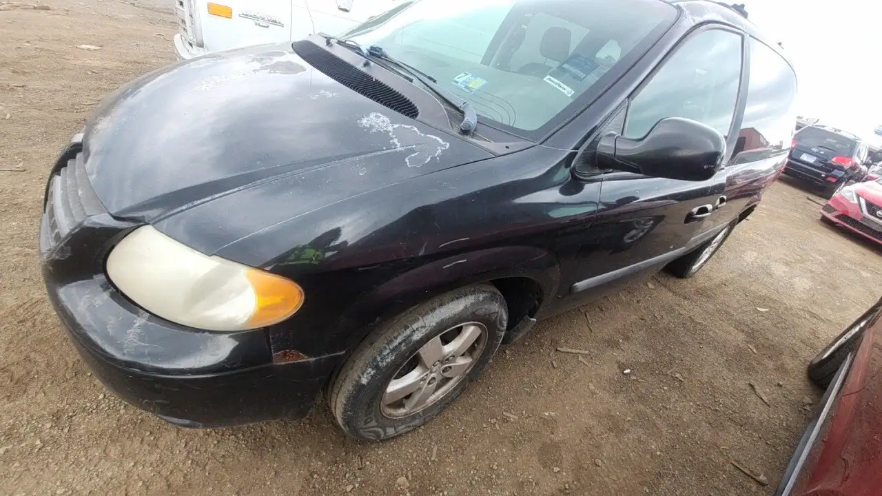 Photo of 2005 Dodge Caravan