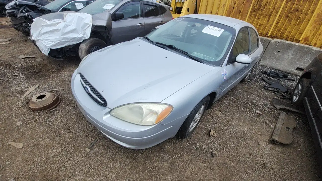 Photo of 2003 Ford Taurus