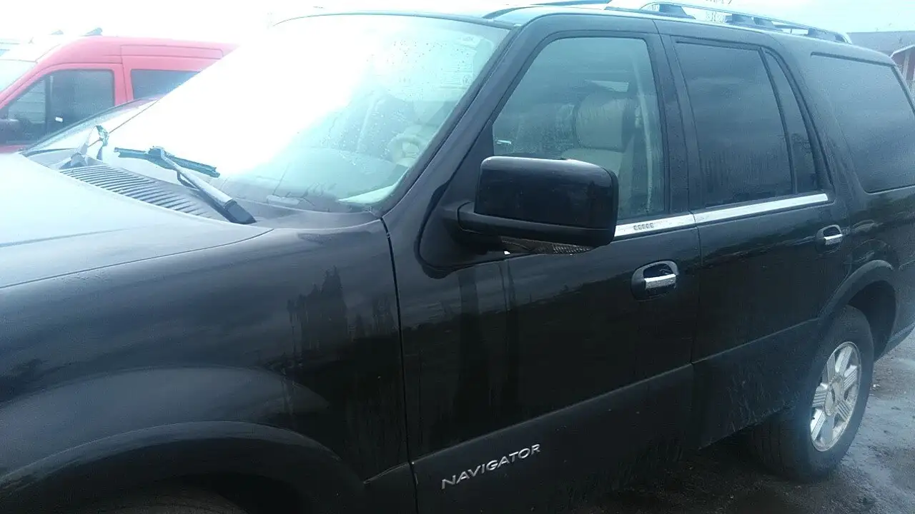 Photo of 2005 Lincoln Navigator
