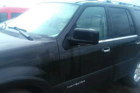 Photo of 2005 Lincoln Navigator