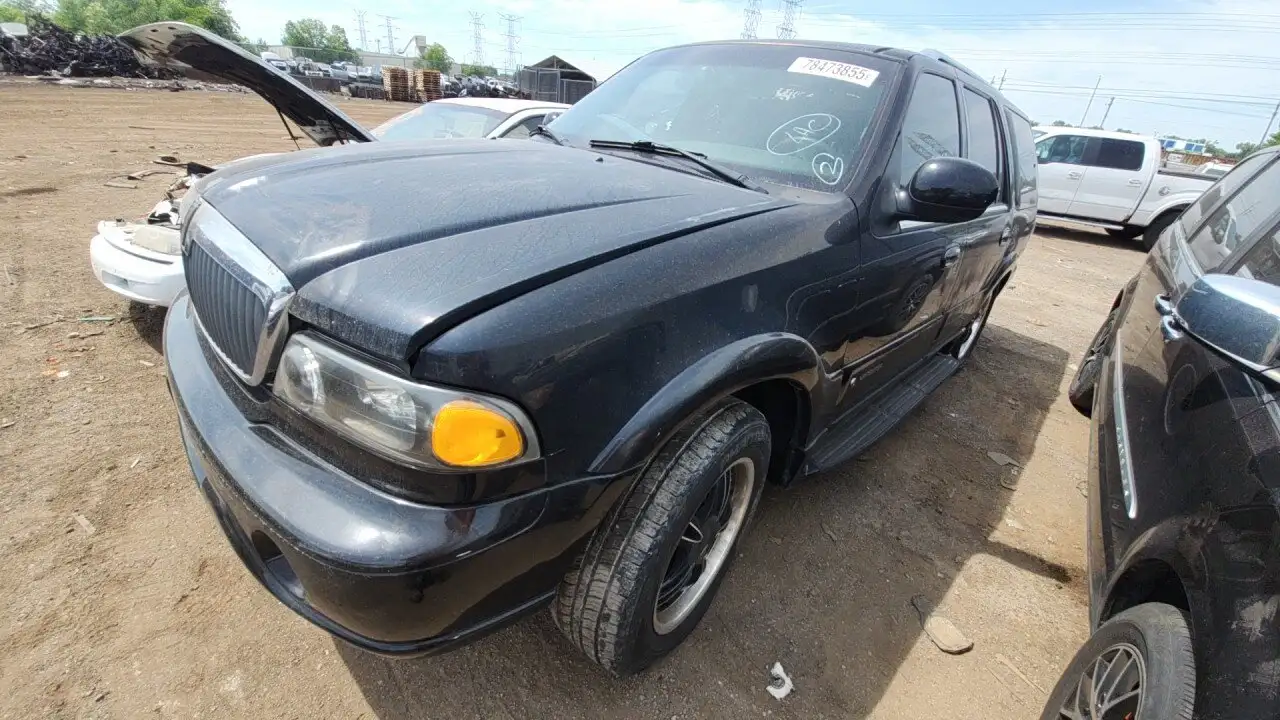 Photo of 2001 Lincoln Navigator