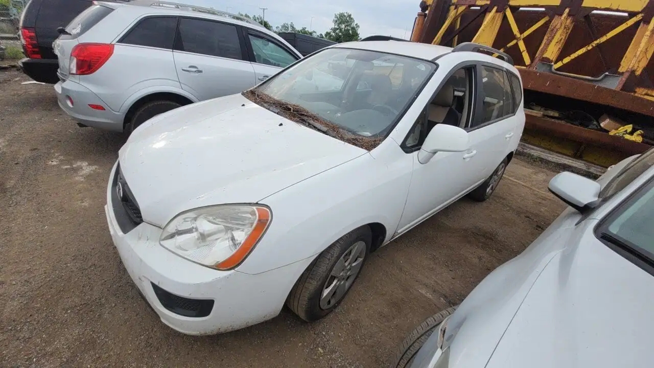 Photo of 2009 Kia Rondo