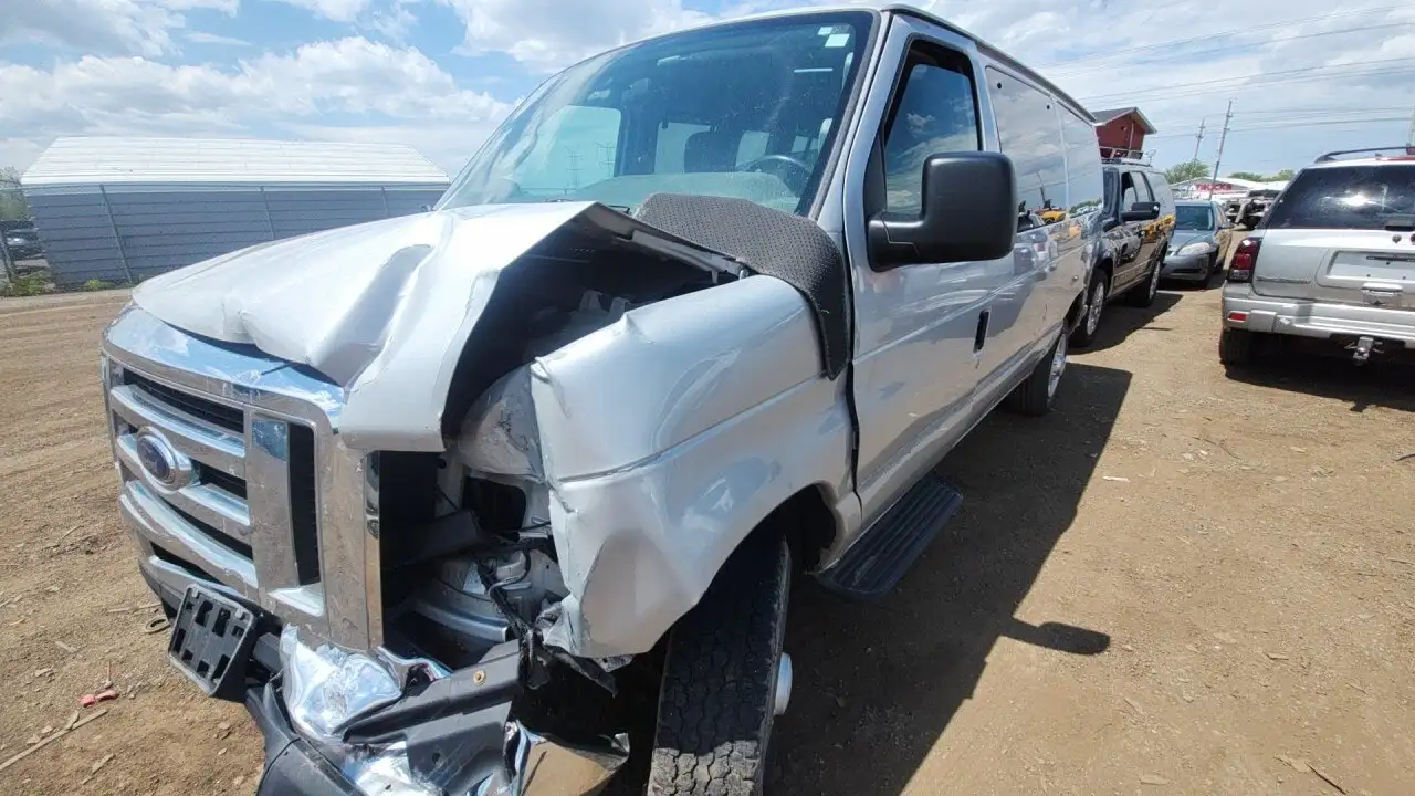 Photo of 2009 Ford E-350 Super Duty