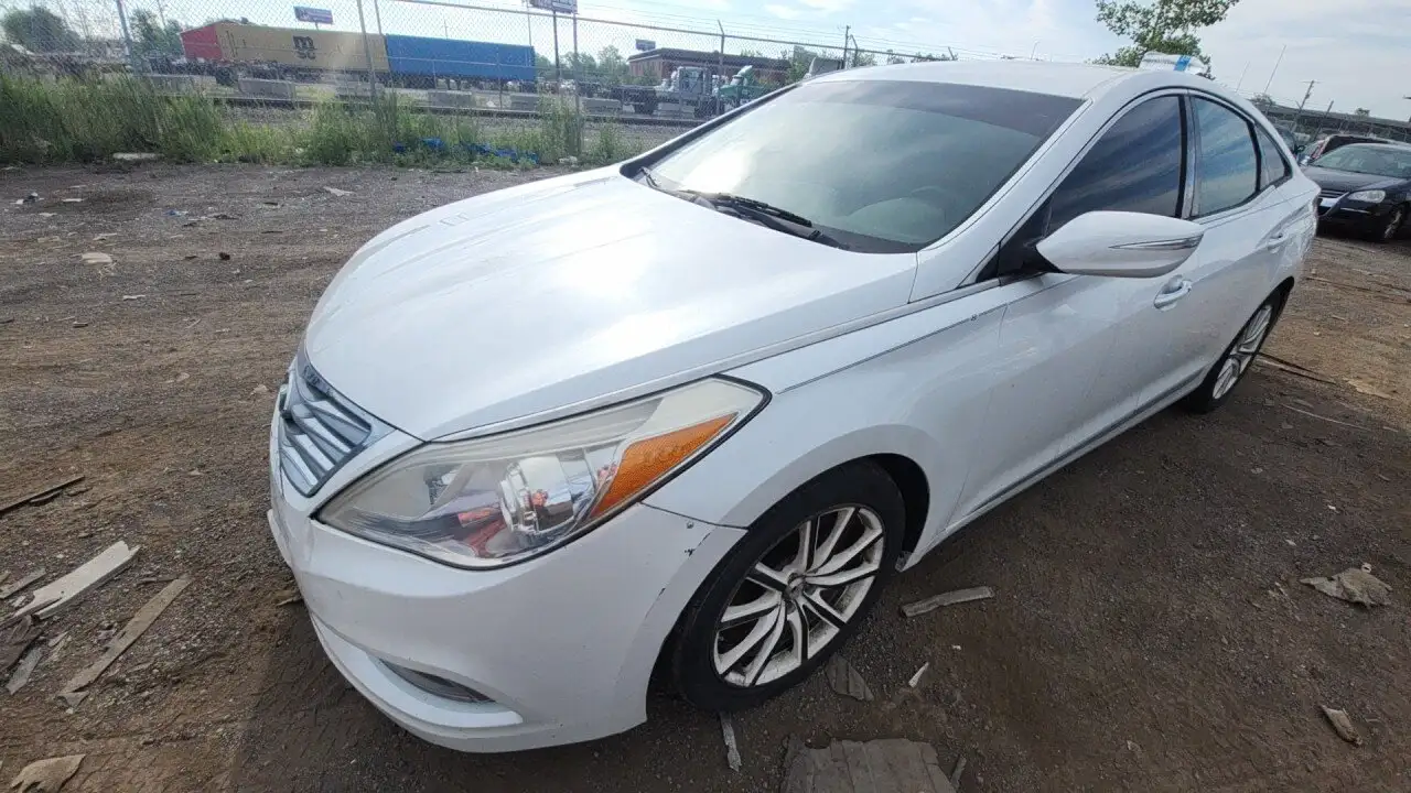 Photo of 2013 Hyundai Azera