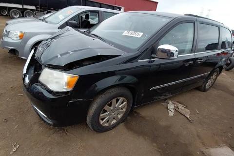 Photo of 2011 Chrysler Town & Country