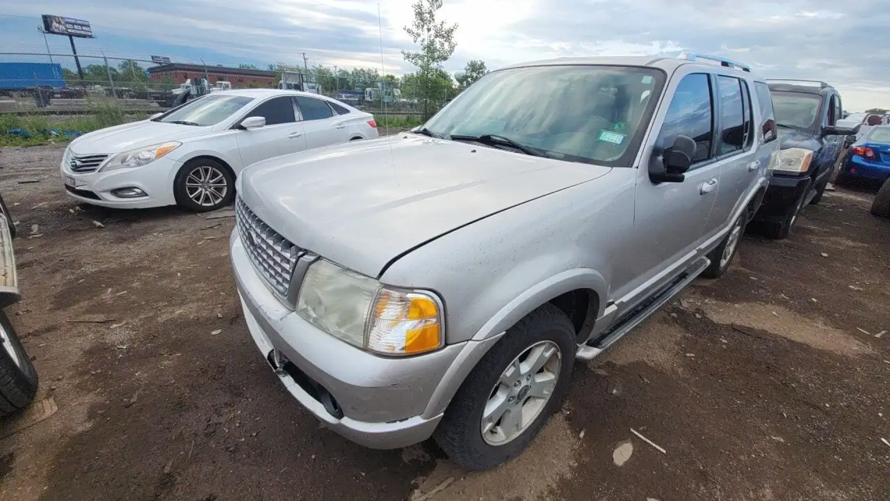 Photo of 2003 Ford Explorer