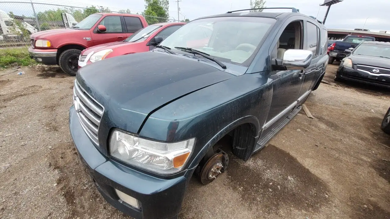 Photo of 2004 Infiniti Qx56