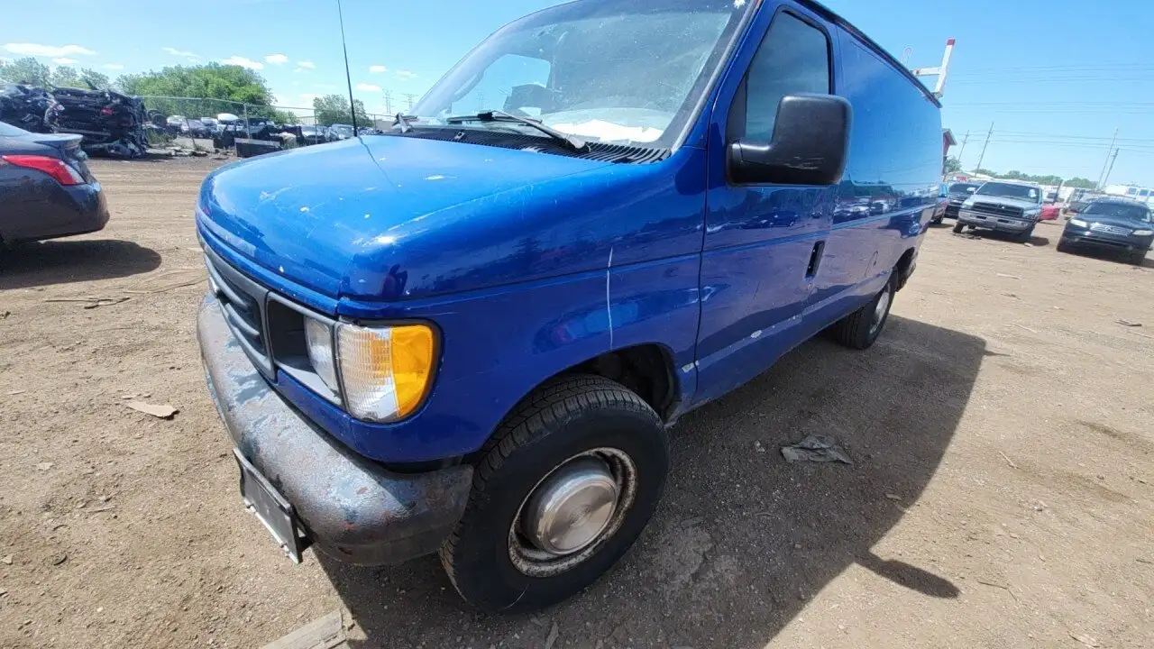 Photo of 2003 Ford E-250