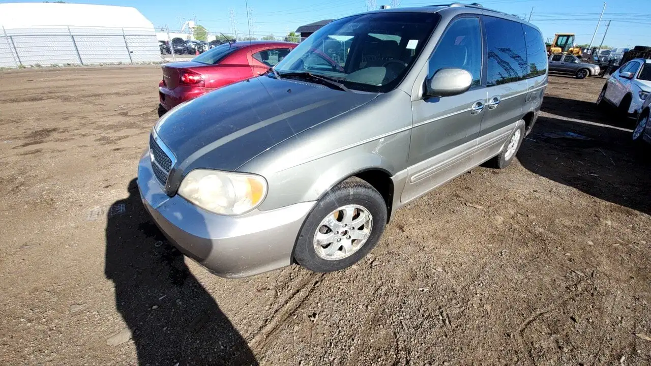 Photo of 2005 Kia Sedona