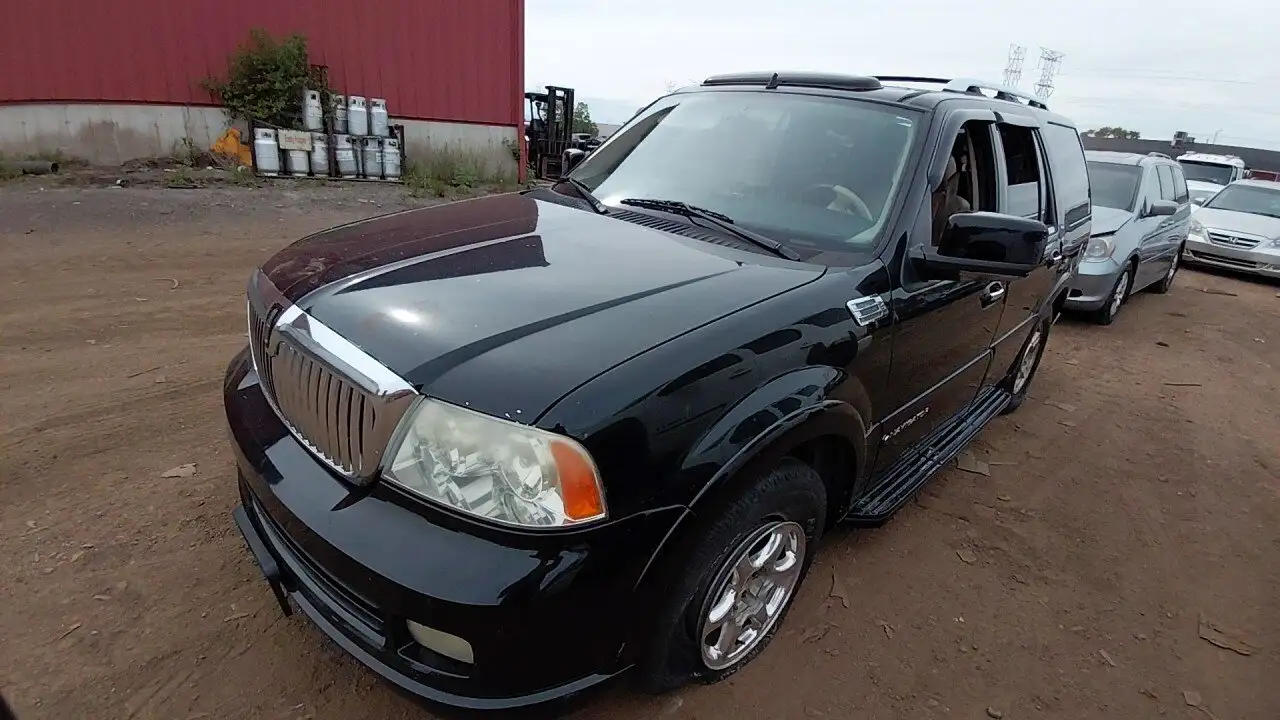 Photo of 2005 Lincoln Navigator