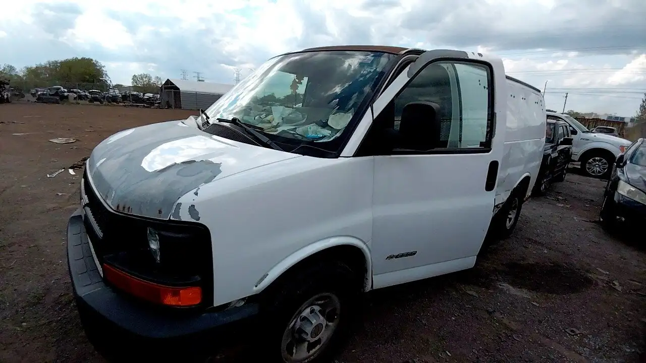 Photo of 2005 Chevrolet Express 2500
