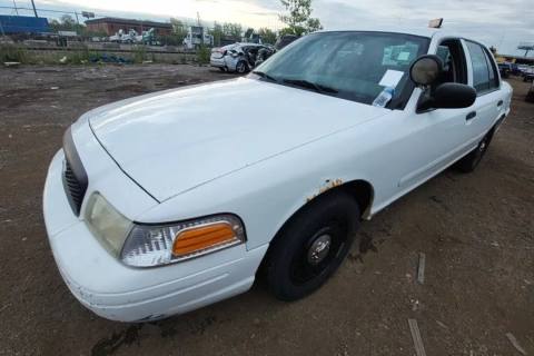 Photo of 2005 Ford Crown Victoria