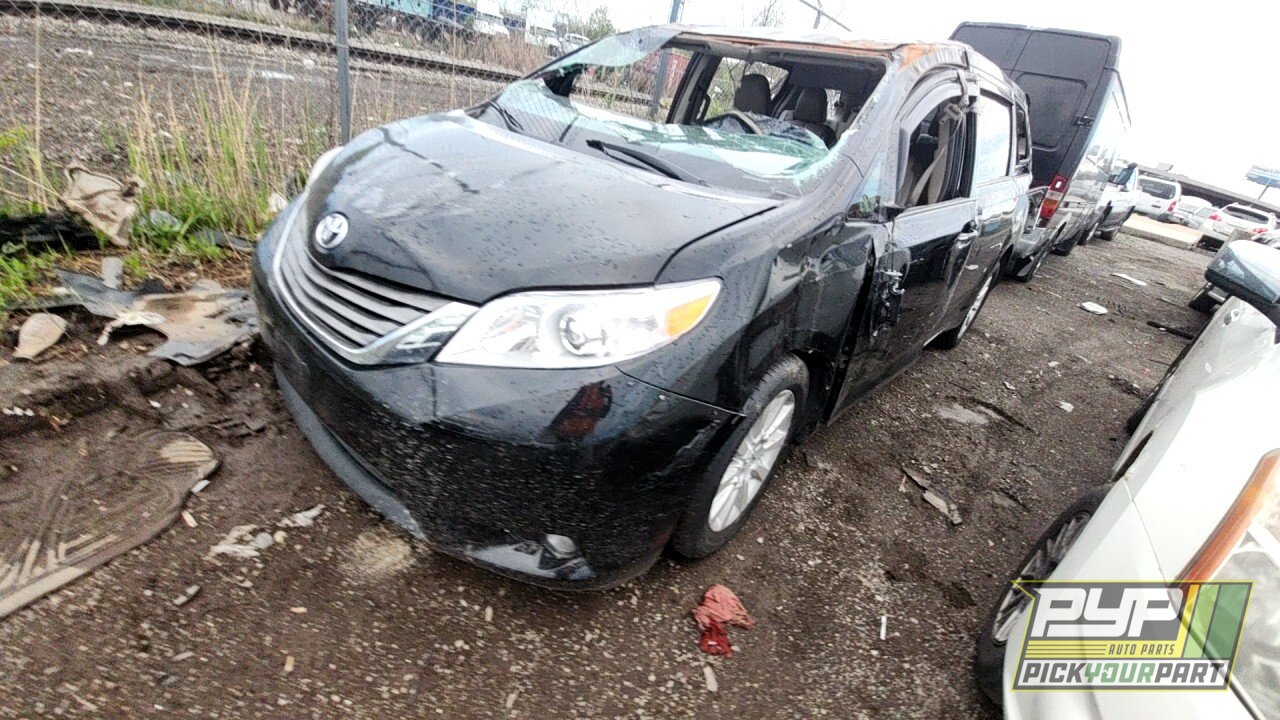 Photo of 2011 Toyota Sienna