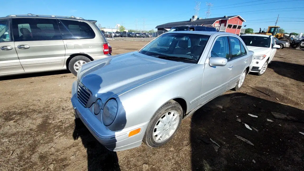 Photo of 2000 Mercedes-Benz E320