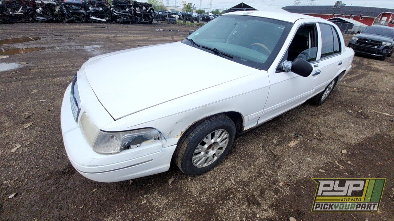 Photo of 2004 Ford Crown Victoria