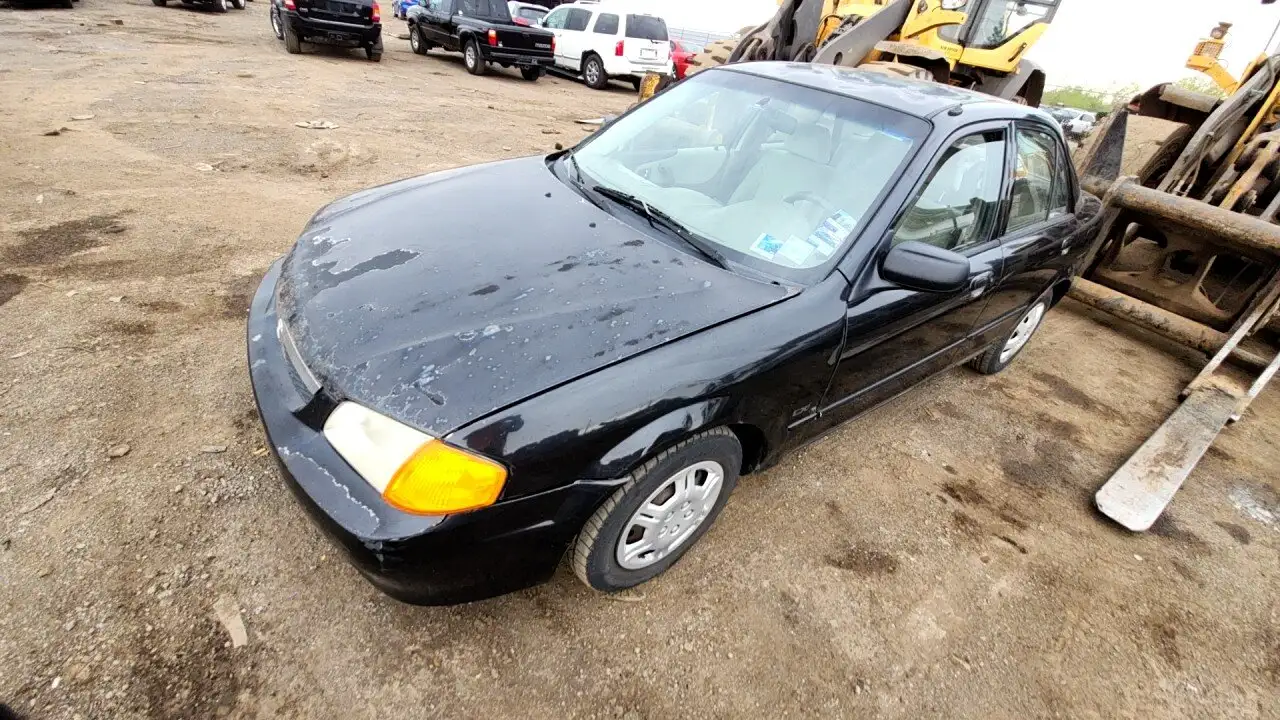 Photo of 2000 Mazda Protege