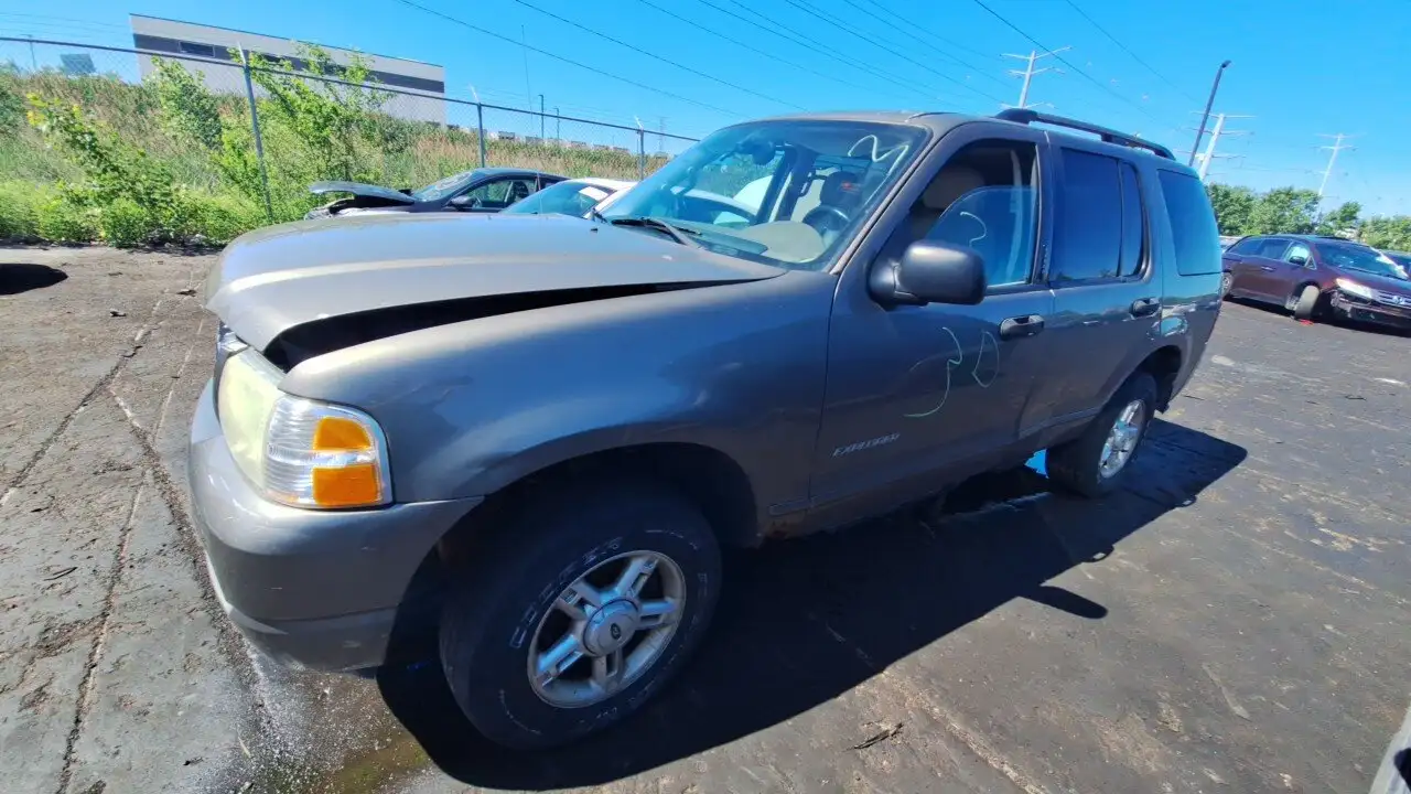 Photo of 2004 Ford Explorer