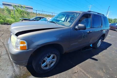 Photo of 2004 Ford Explorer