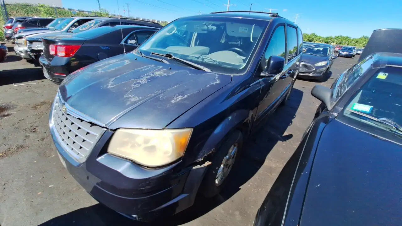 Photo of 2008 Chrysler Town & Country