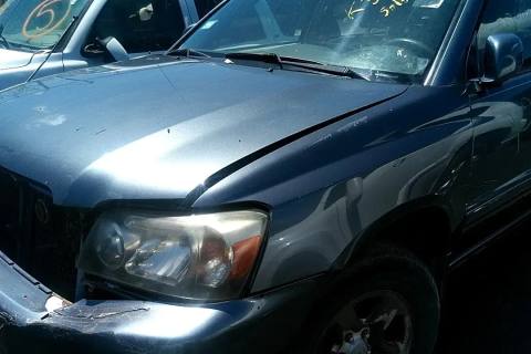Photo of 2004 Toyota Highlander