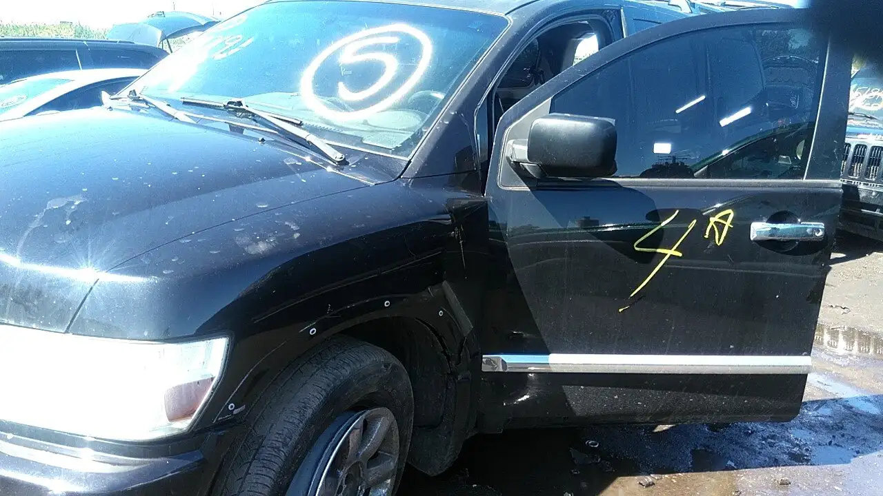 Photo of 2005 Infiniti Qx56