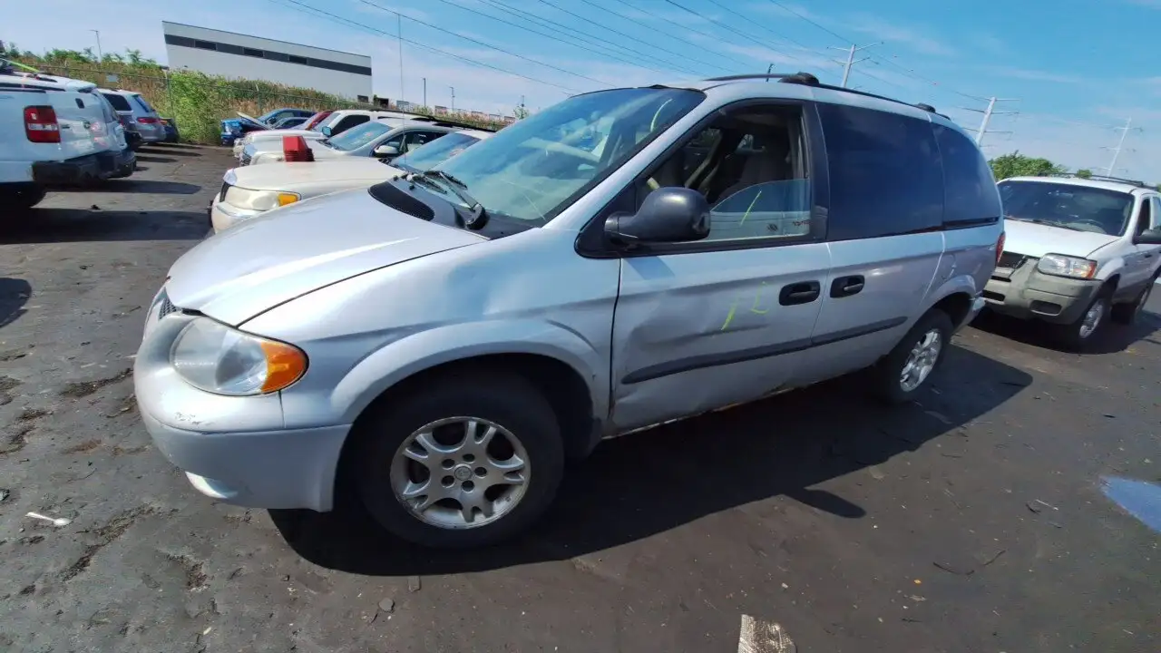 Photo of 2003 Dodge Caravan