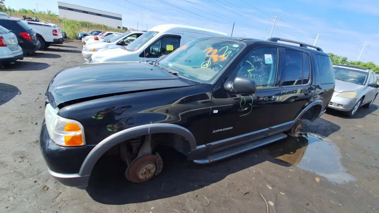 Photo of 2004 Ford Explorer